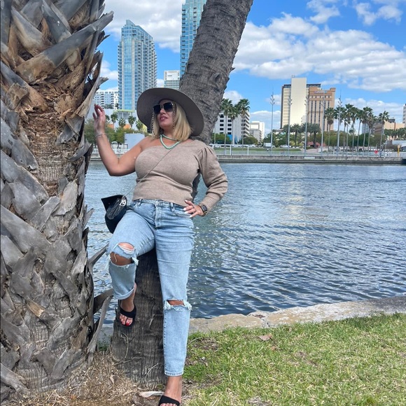 Meet your Posher, Malika - Picture 6 of 17